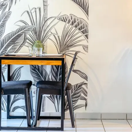 Xavier F2 Cosy Avec Balcon A Lejlighed
